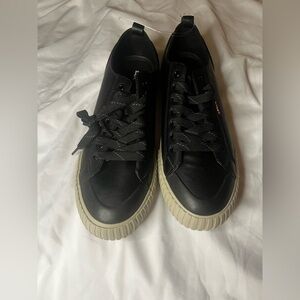 Levi's Black and Cream Men's Sneakers